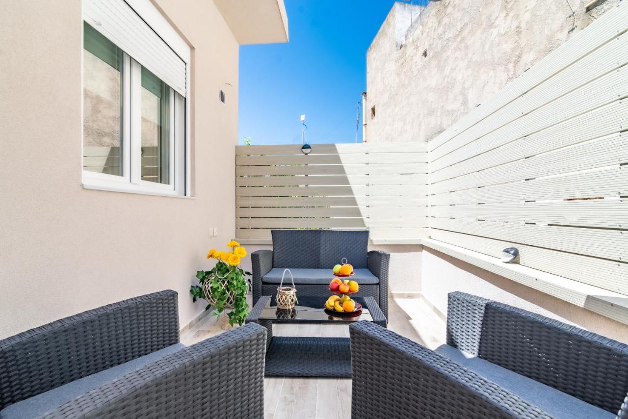 Sophia'S Comfortable Home With A Private Backyard Gazi Exterior foto