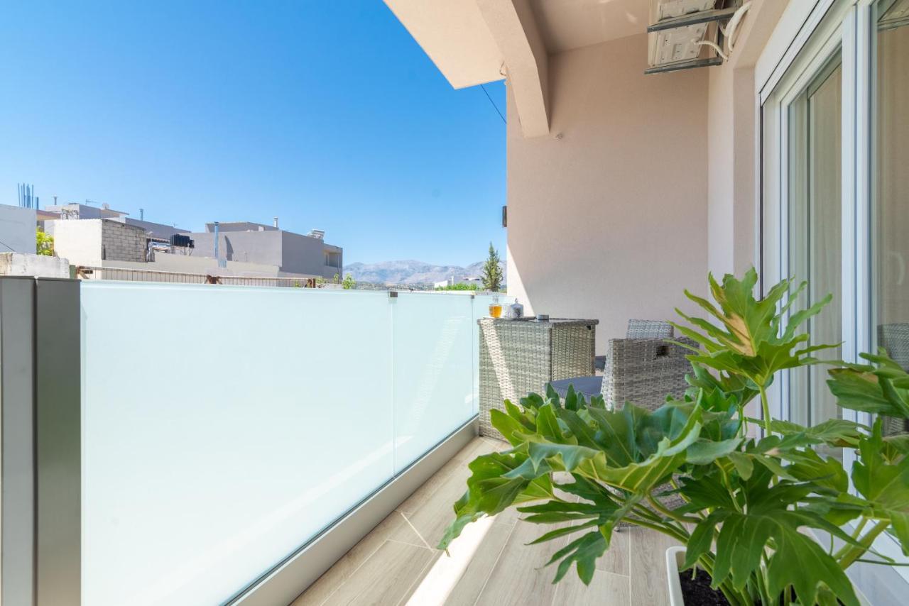 Sophia'S Comfortable Home With A Private Backyard Gazi Exterior foto